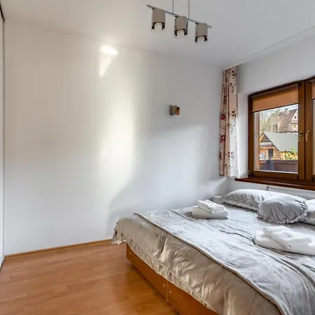 Ela Cri דירה זקופאנה