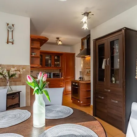 Ela Cri זקופאנה