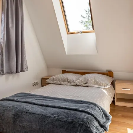 Ela Cri * זקופאנה